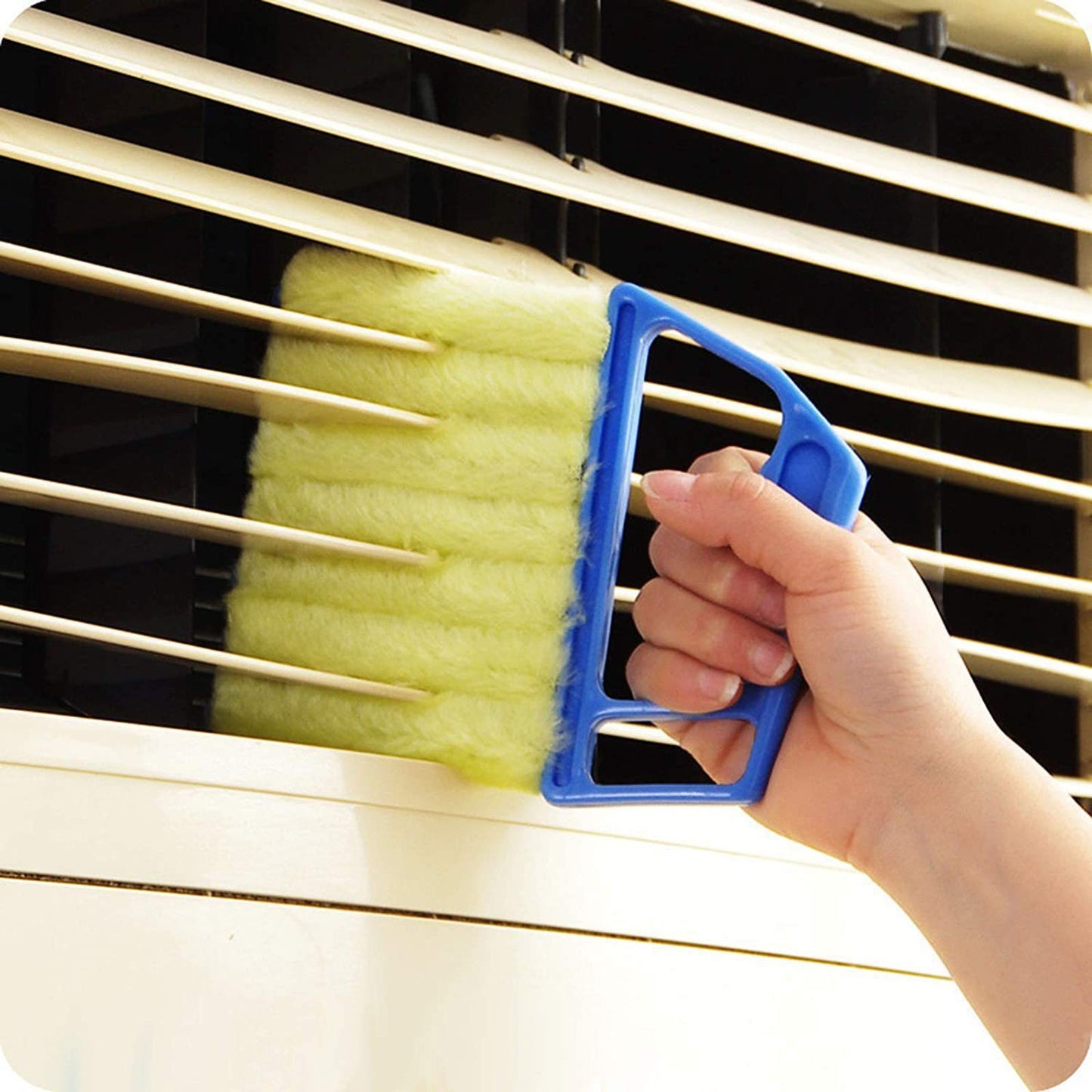7-Finger Blind Cleaner Duster Tool - Handheld Mini Brush for Window Blinds, Air Conditioner Vents, Fans, and Car Vents (3pcs)