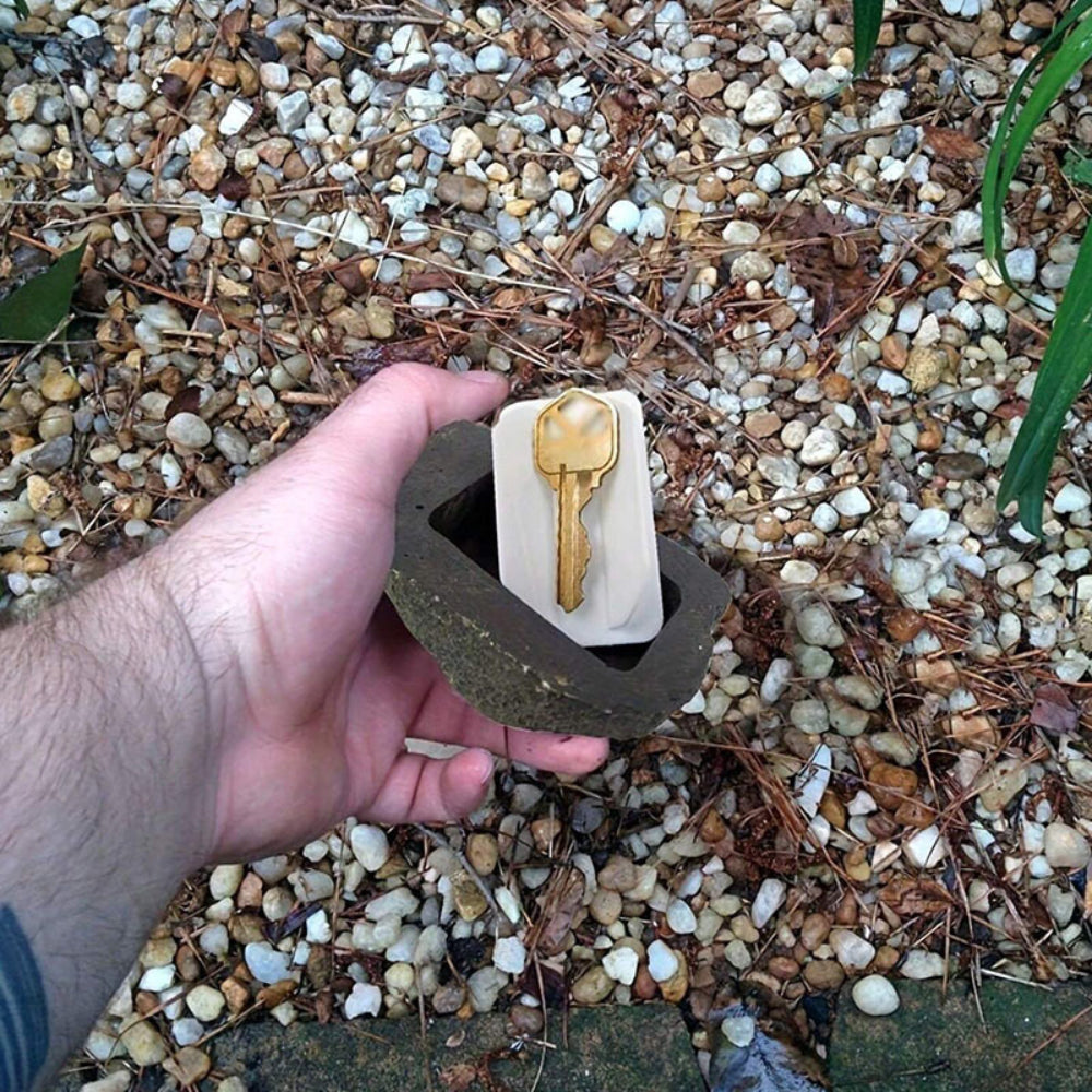 Hidden Key Safe Fake Rock – Waterproof Outdoor Key Holder Box Disguised as Garden Stone